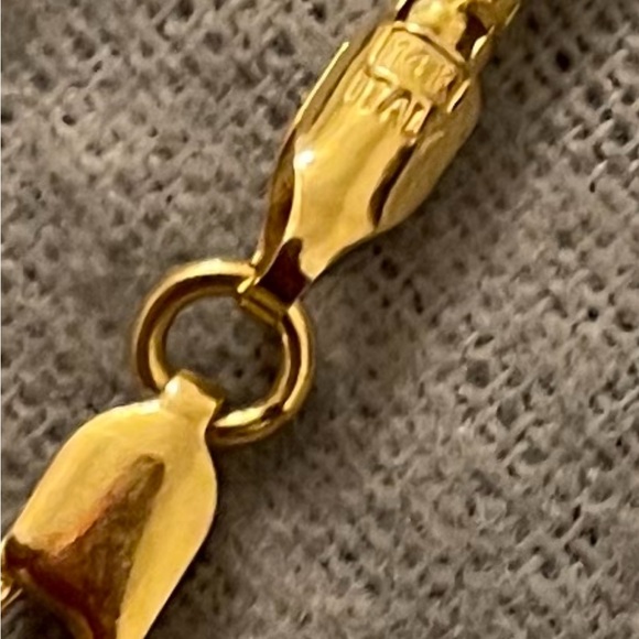 Women’s 14k gold 5.93mm (weight) popcorn 16”chain with 14k gold R pendant - Picture 2 of 8